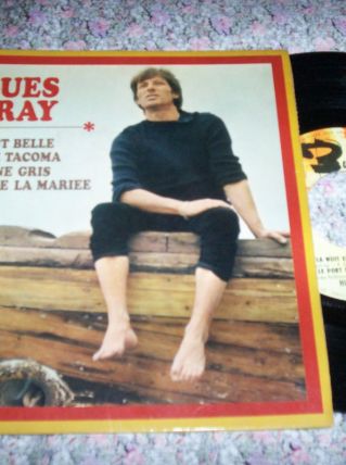 DISQUE 45 TOURS ANNEES 60 HUGUES AUFRAY 