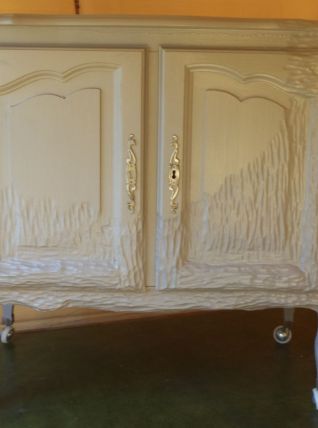 Meuble bar tele relooké couleur taupe style design
