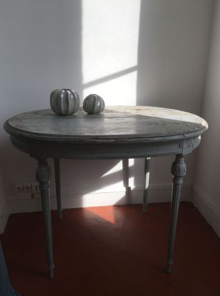 Petite table ancienne
