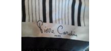 Magnifique carré 70's Pierre Cardin