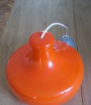 Suspension en opaline orange vintage