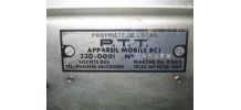 Ancien téléphone en bakélite noir mat