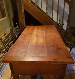 VENDS TABLE DE FERME EN CHENE MASSIF 