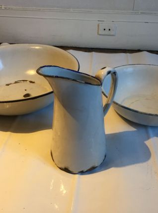 Lot de 2 bassines + broc en tôle émaillée