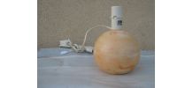 lampe boule en bois peint