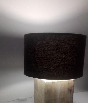 Lampe en bois massif