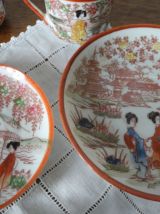 Tasses à café anciennes et Soucoupes Porcelaine fine du Japon