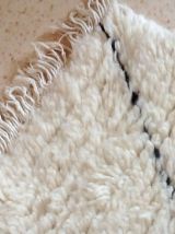 Tapis Béni ouarain Vintage  Azilal  fait main Petit  Format , piece unique 