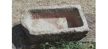 Très Ancien Sarcophage taillé Dans la Pierre