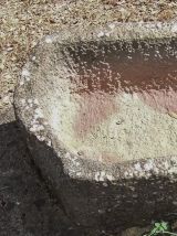 Très Ancien Sarcophage taillé Dans la Pierre