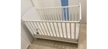 Lit bébé bois blanc 