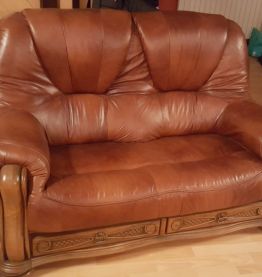 2 canapés + 1 fauteuil + 1 pouf 