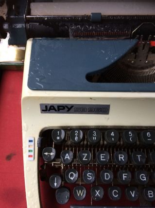 Machine à écrire Japy 