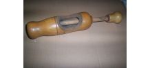 ancienne bouchonneuse en bois POUR COLLECTIONNEURS 