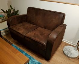 ensemble canapé, fauteuil, poufs
