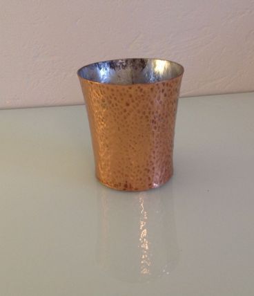 JOLI PETIT POT VINTAGE IMITATION CUIVRE MARTELE