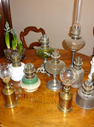 LAMPES A PETROLE