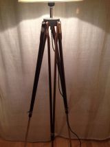 superbe lampadaire s/ancien trépied photo bois
