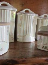 Pots à épices, blancs nacrés 