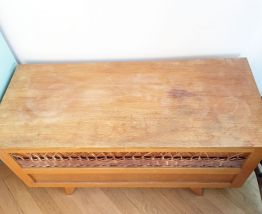 Banc coffre à jouets vintage en bois et rotin 70's
