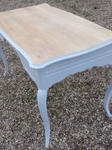 Trés joli bureau ancien fin et raffiné