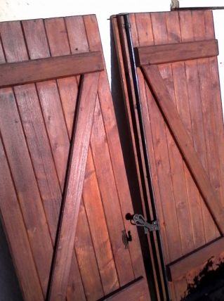 VOLET EN BOIS POUR PORTE FENETRE