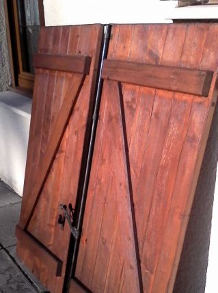 VOLET EN BOIS POUR PORTE FENETRE
