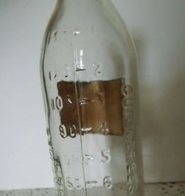 Ancienne bouteille/ flacon  de pharmacie graduée 