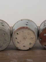 Lot de 3 anciennes faisselles en terre émaillée.