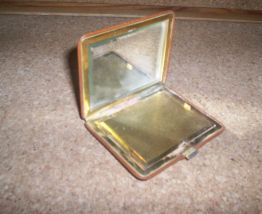 ancien etui cuir et métal doré poudrier de femme 
