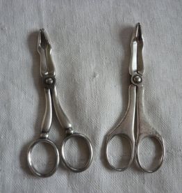 2 pinces a sucre forme ciseaux en metal argenté