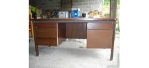 Bureau en bois brun (pro)
