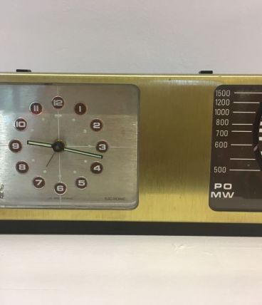 Ancien poste de radio-reveil