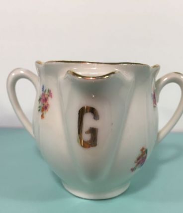 Saucier ancien en porcelaine