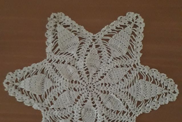Napperon forme étoile, couleur blanc, fait main