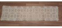 NAPPERON CHEMIN DE TABLE, réalisé au crochet