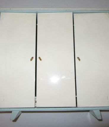 Armoire, penderie de poupée en bois bleu ciel laqué 1950/60