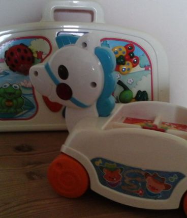 Lot deux jouets ludiques 
