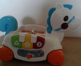 Lot deux jouets ludiques 