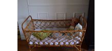 Très joli lit d'enfant en rotin - vintage 