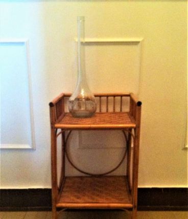 Adorable petite table vintage en osier