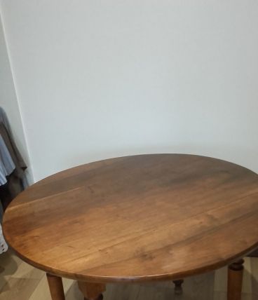 Table ronde ancienne en bois noyer 