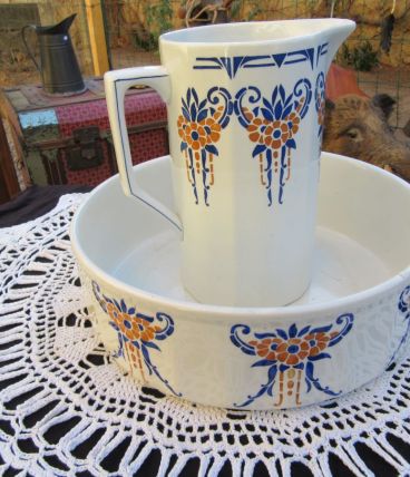 Vasque et pichet, ensemble de toilette, très joli décor, Orc