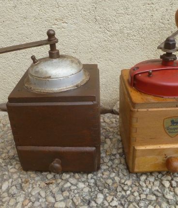 lot de 2 anciens  moulins a café vintages