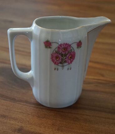pichet en porcelaine allemande motif floral 