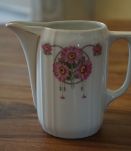 pichet en porcelaine allemande motif floral 