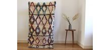 Tapis Azilal berbere tissé main au Maroc