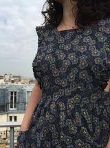 Léonie - Robe à volants boutonnée et décolletée dans le dos