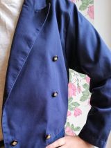 Pétula- Veste officier courte bleu marine à boutons dorés