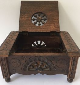 coffret breton en bois sculpté /boite à bijoux